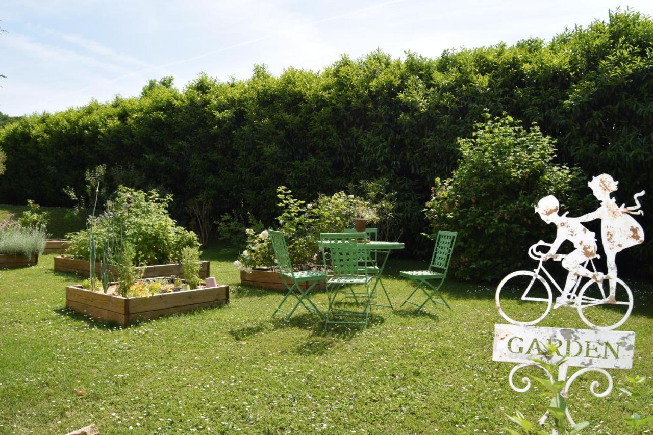La Rocheliere Bed & Breakfast Bresse-sur-Grosne Exterior photo